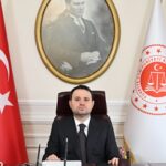 bakan-gurlek-tum-is-insanlarimiza-basarilar-diliyorum.jpg