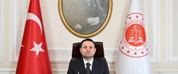 bakan-gurlek-tum-is-insanlarimiza-basarilar-diliyorum.jpg