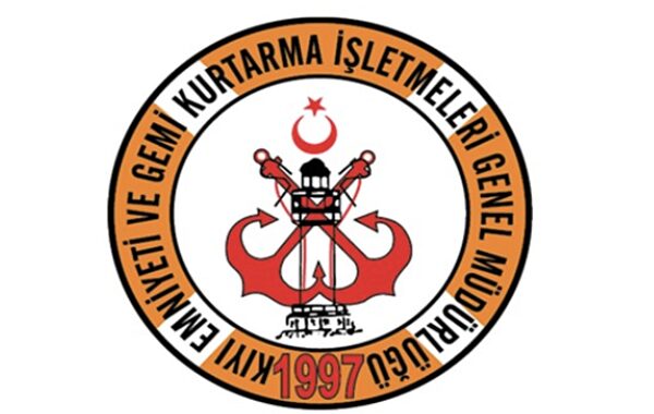 buyuk-liman-aciklarinda-arizalanan-tekne-emniyete-alindi.jpg